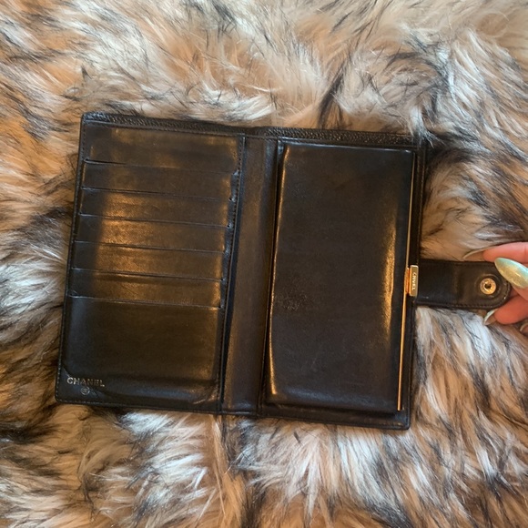 $1295 CHANEL CC Caviar Leather Wallet - Picture 3 of 13